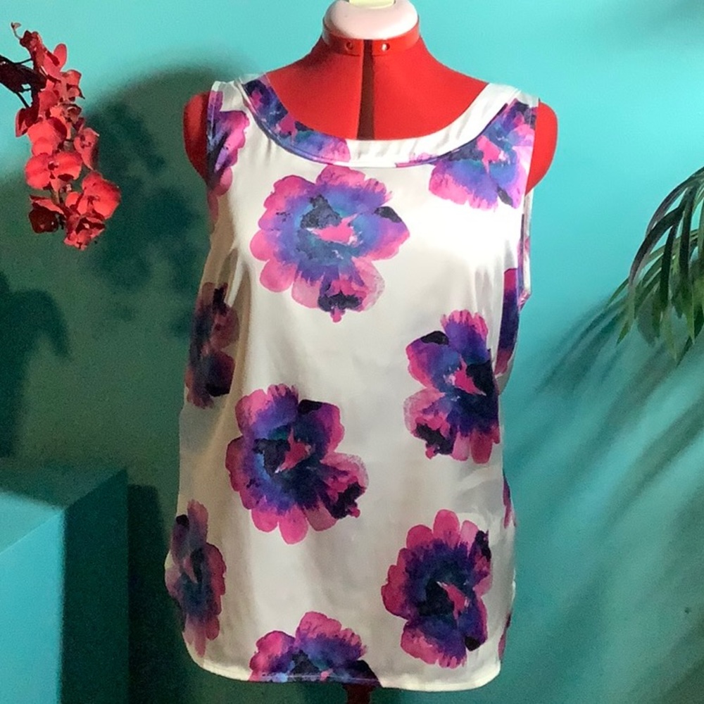 NWT Ann Taylor Vest Top Size Large